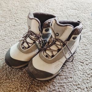 Women Merrell cold weather waterproof hiking boots